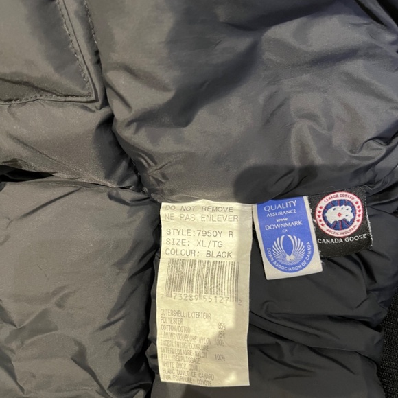 Canada Goose Chilliwack Bomber Heritage in Black style: 7950Y R - Picture 2 of 9